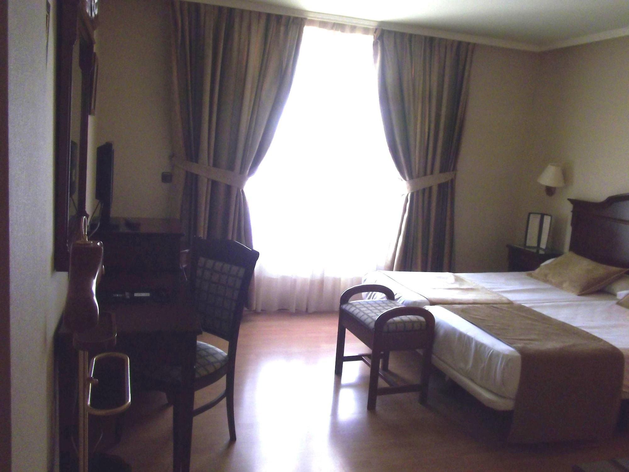 Hotel Lasa Sport บายาโดลิด ภายนอก รูปภาพ