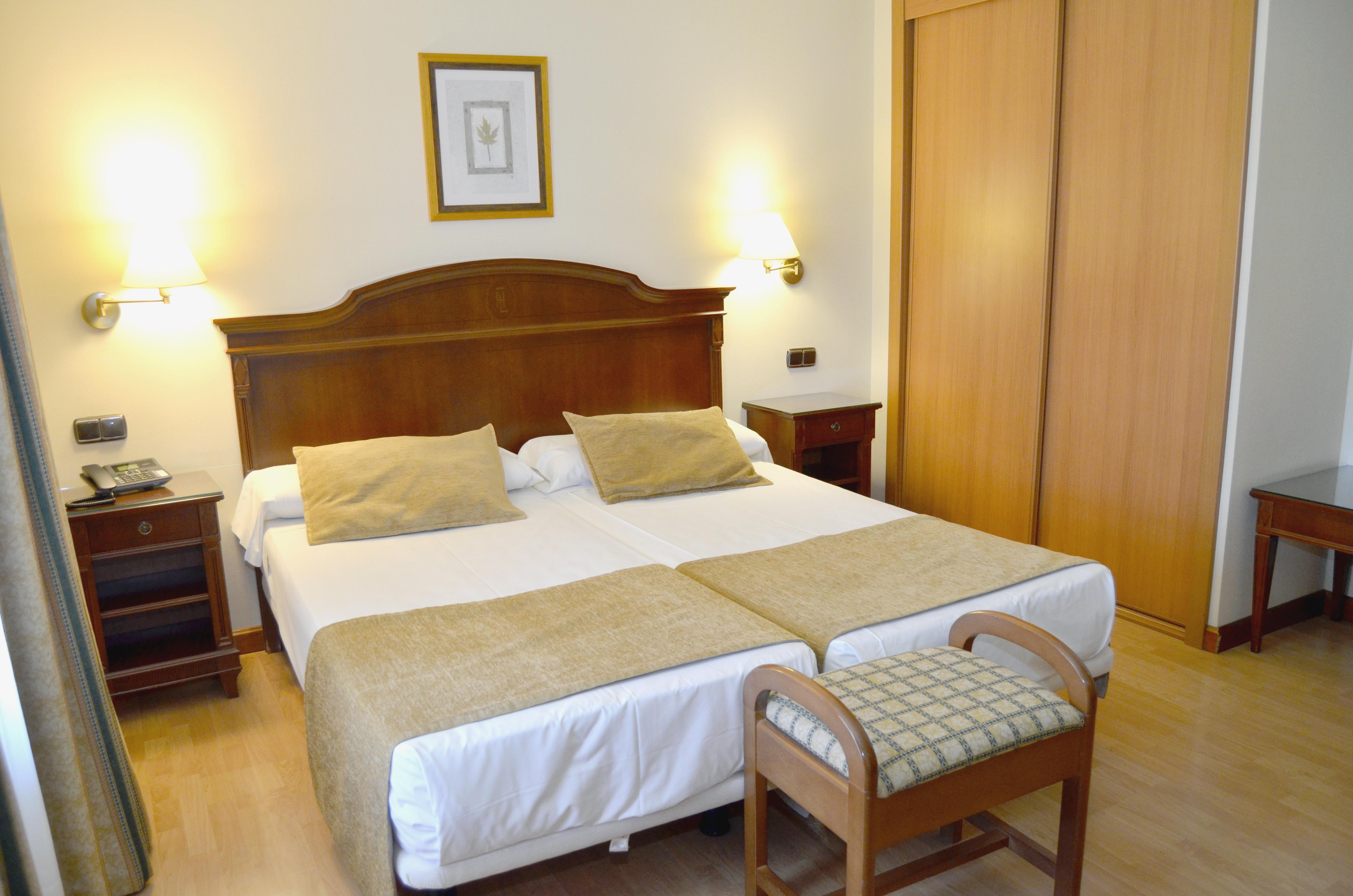 Hotel Lasa Sport บายาโดลิด ภายนอก รูปภาพ