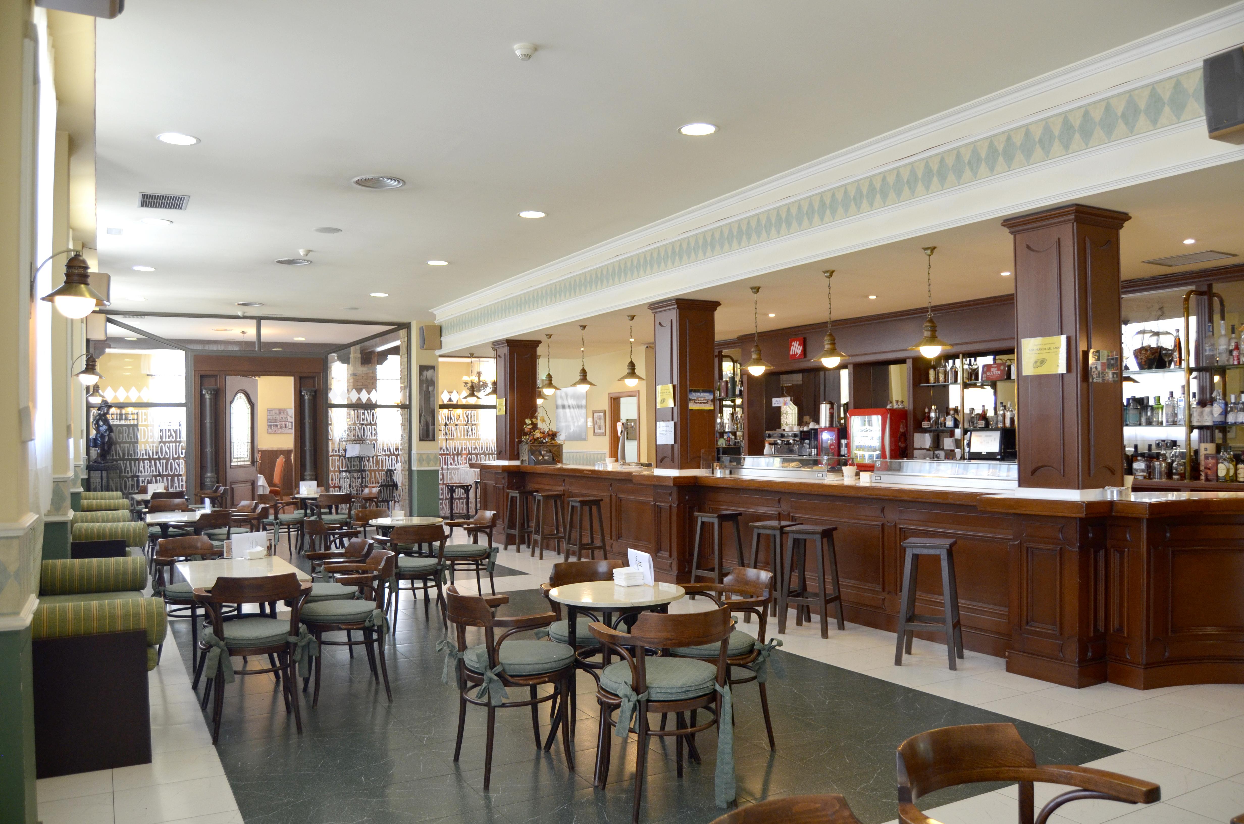 Hotel Lasa Sport บายาโดลิด ภายนอก รูปภาพ